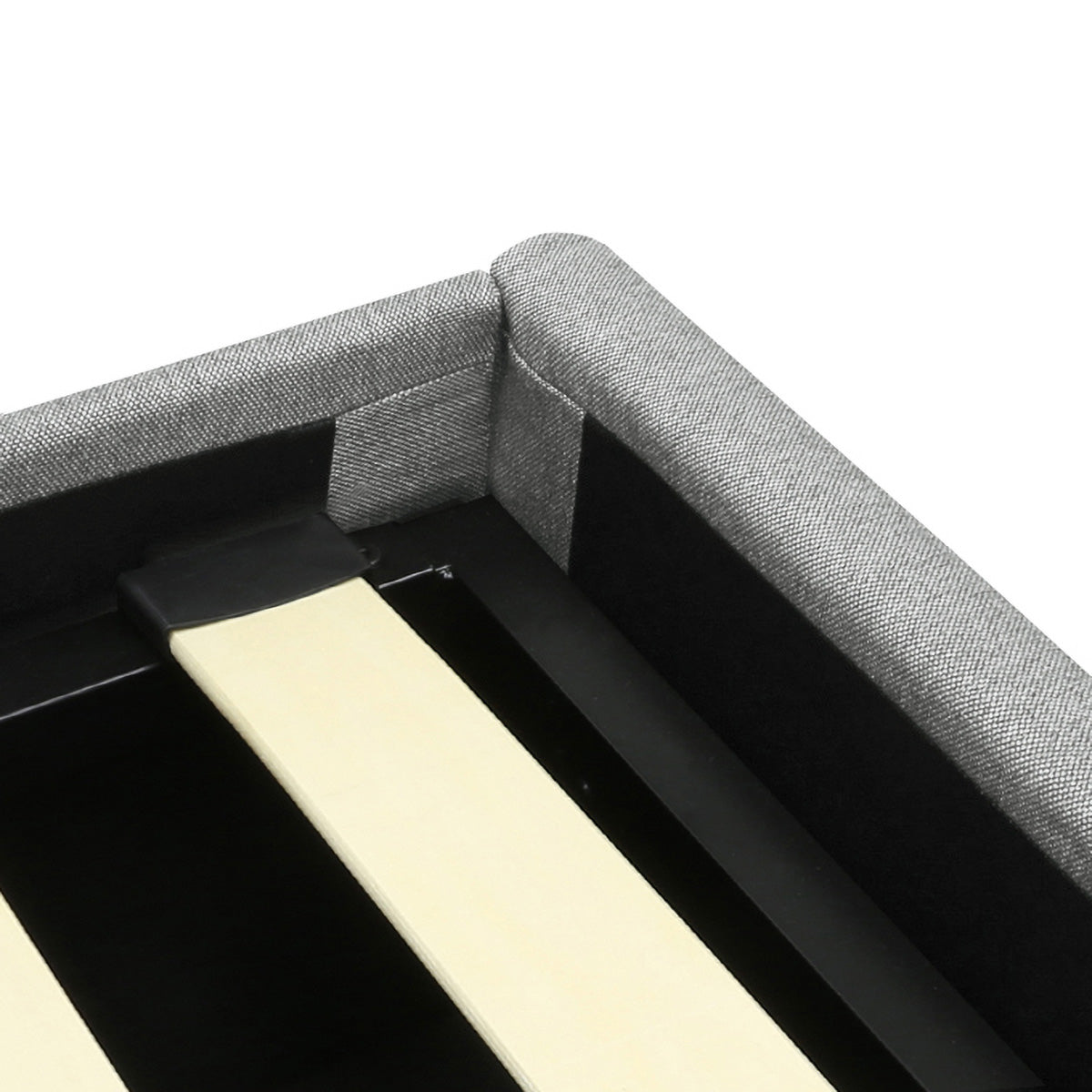 Détail du sommier du lit ANDY 140x190 cm avec coffre de rangement en finition tissu gris