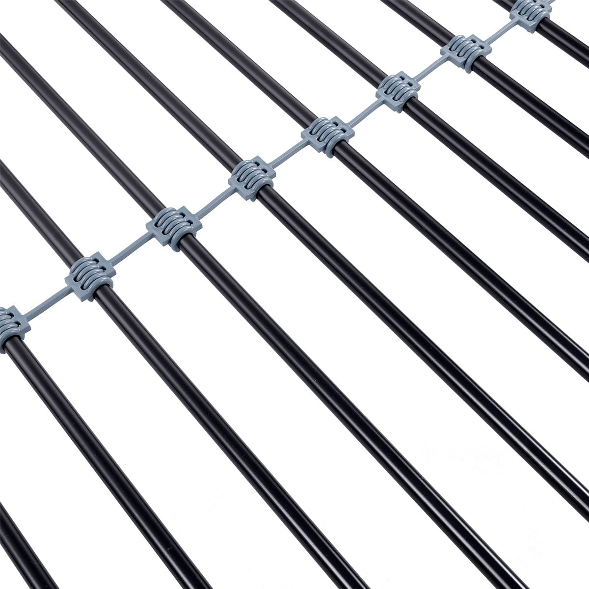 Détail du sommier en métal du lit mezzanine MONTANA avec escalier réversible 140x190 cm en finition mélamine chêne et métal noir